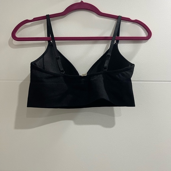 Nice brasfor exercises or to the beach In black Size medium never worn - Picture 3 of 5